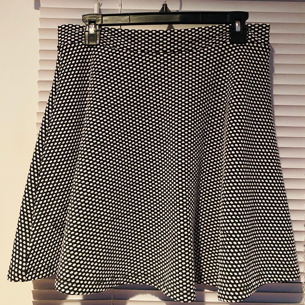 3/$10 🌸 Polka Dot skirt